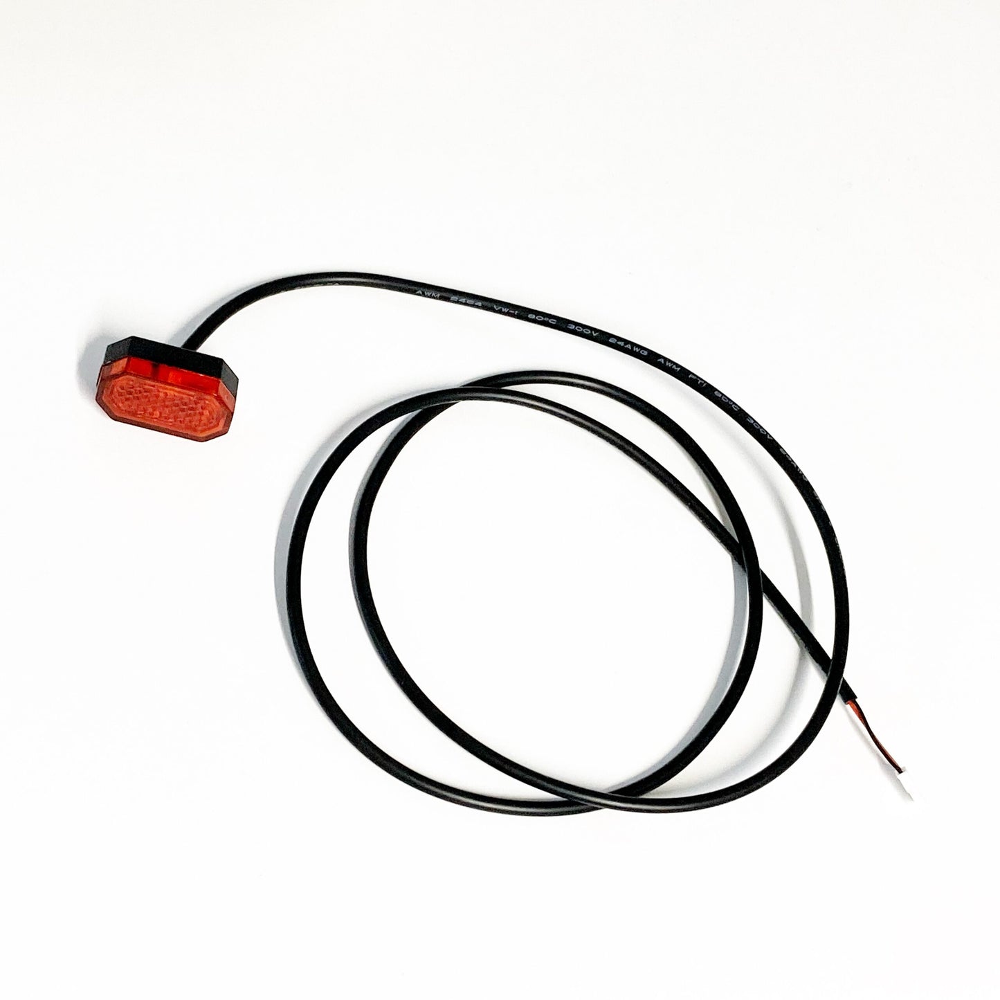 Luz trasera para guardabarros de 4 agujeros (3,7V)