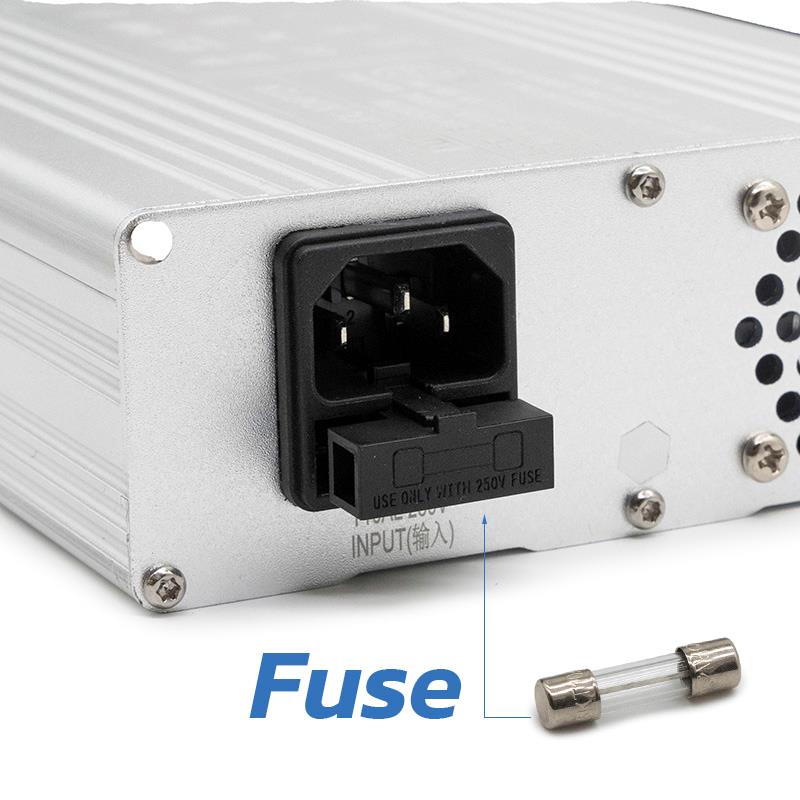 Cargador 52V (salida 58,1V) 7A conector LP16