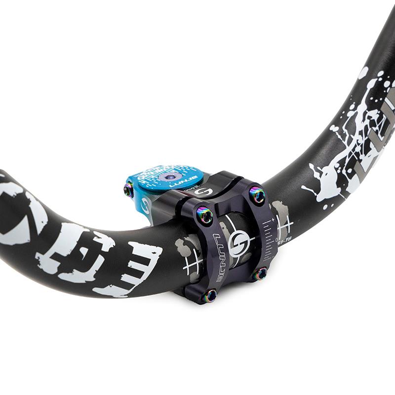 Potencia para manillares de 31,8mm EWPM-003 negro-azul