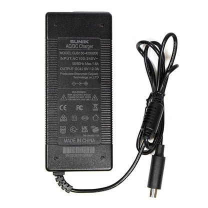 Cargador premium para Xiaomi y Ninebot 42V 2A (conector DC8MM)