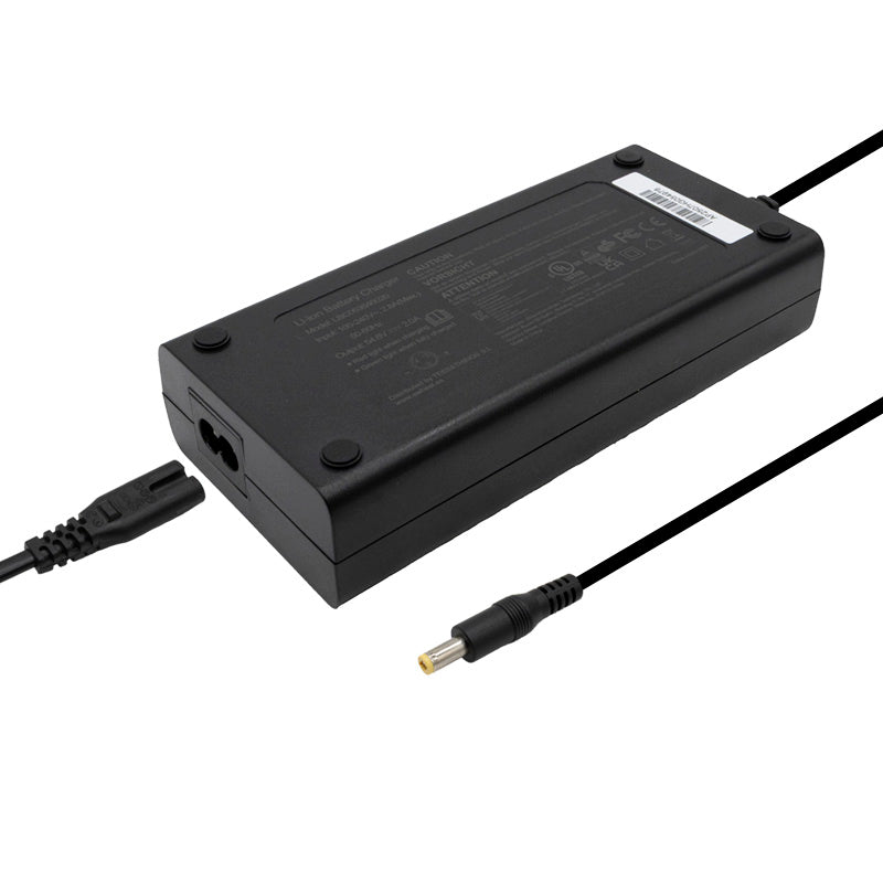 Cargador premium 48V (salida 54,6v) 2A conector DC 5,5x2,5mm