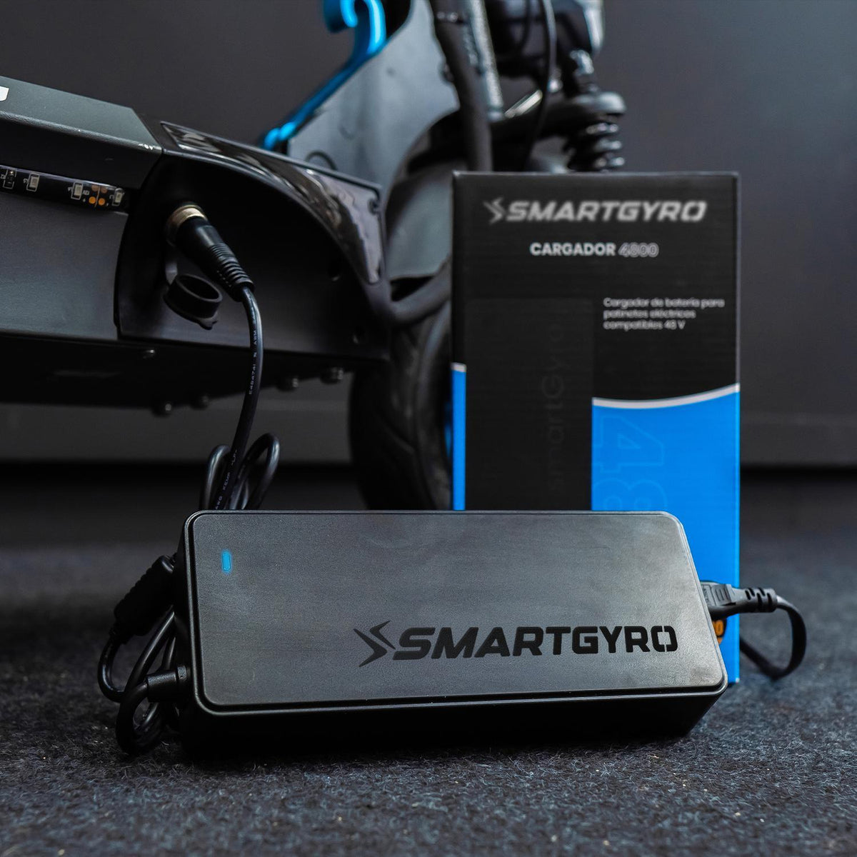 SMARTGYRO CARGADOR 4800 PARA PATINES DE 48V - PP27-069 - SportRiders - imagen 8